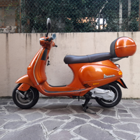 Vespa et4 125