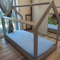 letto montessoriano in legno