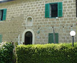 Caprarola Casa Indipendente con giardino