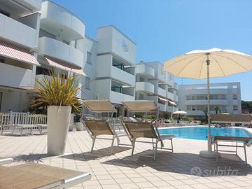 Jesolo-piano terra-piscina-centrale-vicino al mare