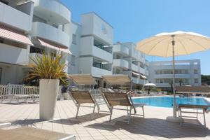 Jesolo-piano terra-piscina-centrale-vicino al mare