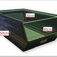 Contenitore a bocca di lupo, in metallo verde