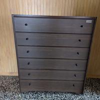 Letto richiudibile con finta cassettiera