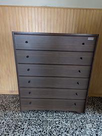 Letto richiudibile con finta cassettiera