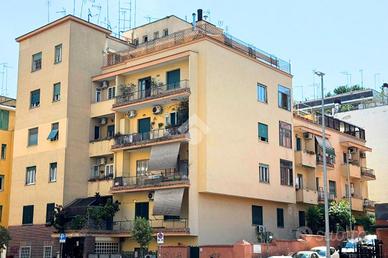 2 LOCALI A ROMA