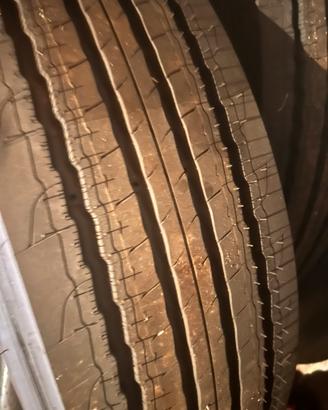 Gomme 315 80 22.5 Nuove Michelin