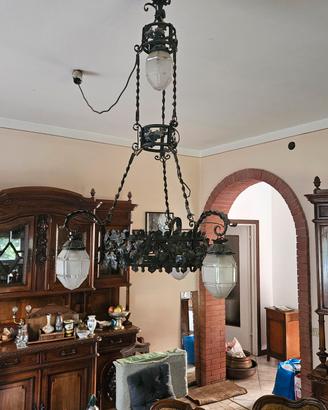 lampadario in ferro battuto  stile liberty