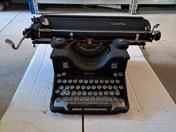 Macchina da scrivere Olivetti