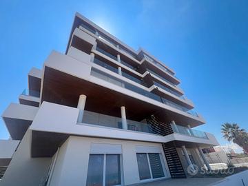 Bell'appartamento fronte mare