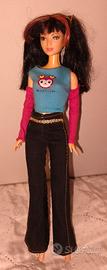 Bambola Barbie con capelli colorati