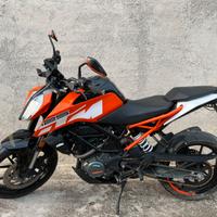 KTM Duke 125