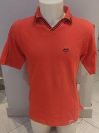 Polo Sergio Tacchini con scollo a V. Taglia S.