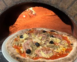 Ristorante pizzeria con forno a legna