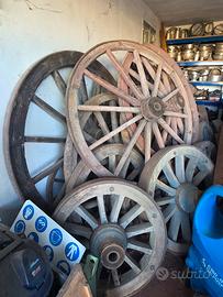 Ruote in legno antiche da carro / carrozza 
