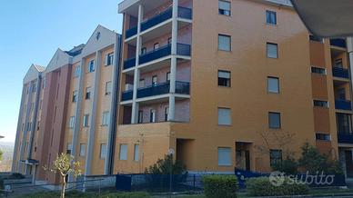 Appartamento con giardino e box in Via Sicilia