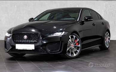 Jaguar XE Jaguar XE R-DYNAMIC BLACK NOVEMBRE!