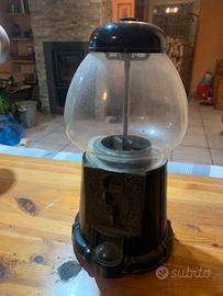 Distributore di caramelle vintage