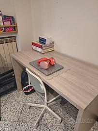 scrivania rovere chiaro pari al nuovo