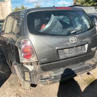 TOYOTA COROLLA VERSO DEL 2008 PER RICAMBI