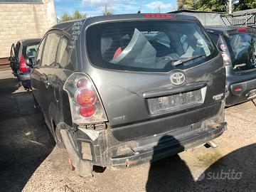 TOYOTA COROLLA VERSO DEL 2008 PER RICAMBI