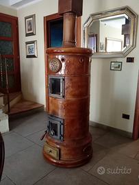 Stufa a legna in ceramica Castellamonte