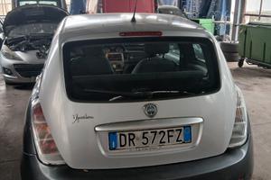 auto in buone condizioni 