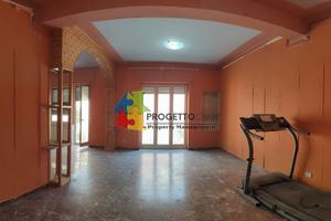 Appartamento con ampio terrazzo - adrano (ct)