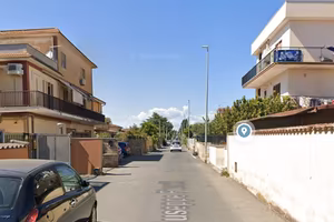 OSTIA TRILOCALE IN VILLA