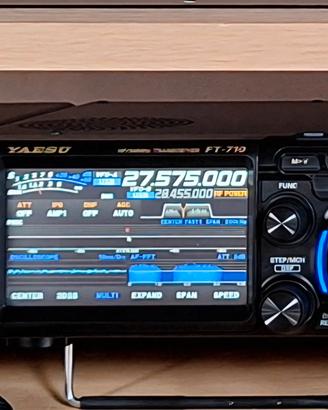 Yaesu Ft-710 + Sp-40