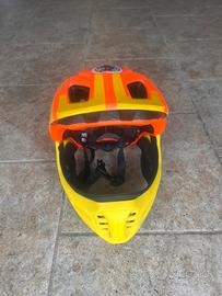 Casco mtb ebduro con mentoniera staccabile