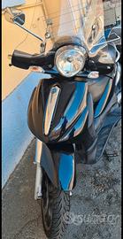 Beverly 500 Nero