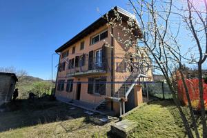 Villa di 262 m² con più di 5 locali e box auto dop