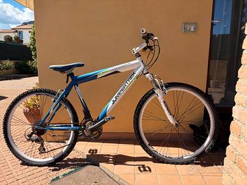 Bici da uomo e donna " Mountain bike"
