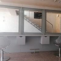 Tre postazioni per parrucchiere 