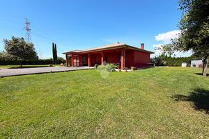 VILLA SINGOLA A MONTALTO DI CASTRO