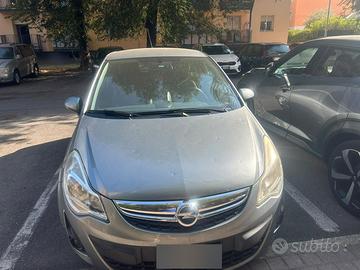 Opel corsa 2012