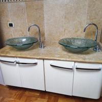 Mobile bagno doppio marmo con lavabi in cristallo