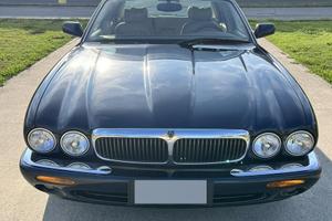Jaguar XJ8