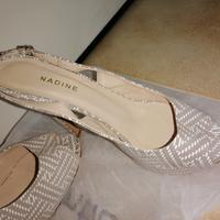 Décolleté aperte davanti laccetto 