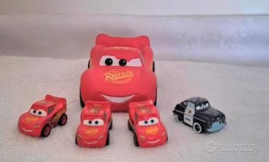 Set Disney Cars 4 Veicoli + McQueen GIGANTE gratis