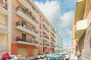 Ampio Pentavano con terrazza sovrastante e garage