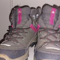 Scarponcini trekking numero 33 e 36 a 5 euro il pa