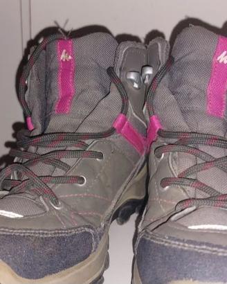 Scarponcini trekking numero 33 e 36 a 5 euro il pa