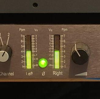 Pannello monitor AUDIO analogico/ digitale da rack