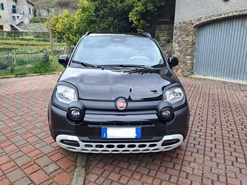 Fiat Panda MY25 1.0 70CV Hybrid Cross – Maggio 25