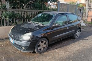 RENAULT CLIO 1.5 DCI diesel anno 2002