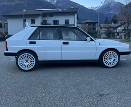 Lancia delta integrale 16v