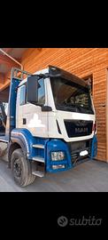 Man TGS trasporto legna con gru 