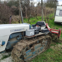 Trattore a cingoli lamborgini