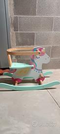 Cavallo a dondolo in legno